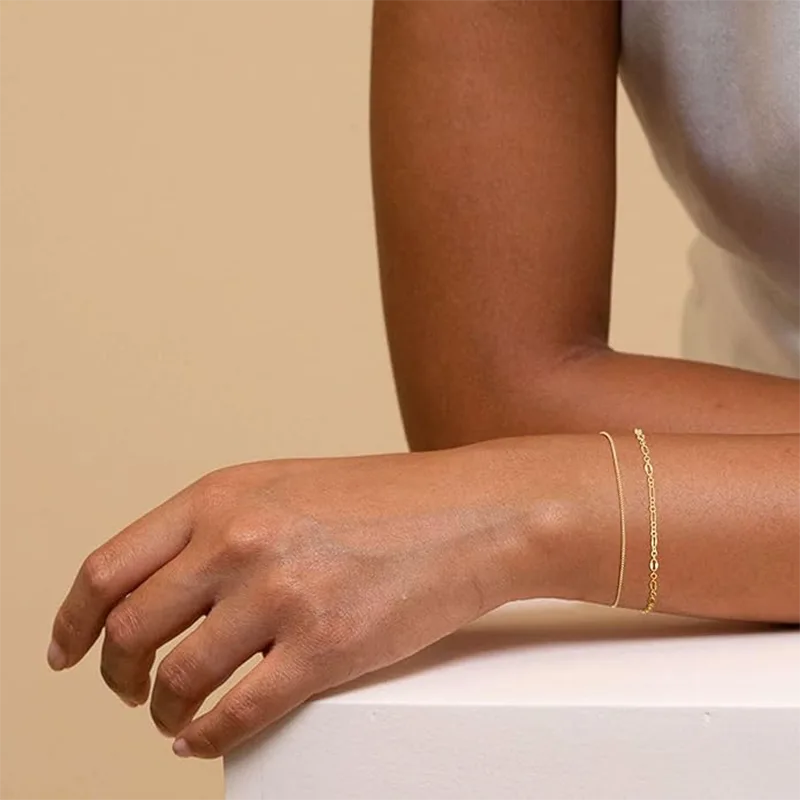 Gelang Gadis Remaja Emas